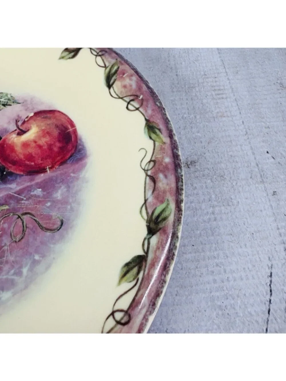 JC Penny Home Collection FRUIT MULTI Purple Melamine Salad Lunch Plates Set of 4